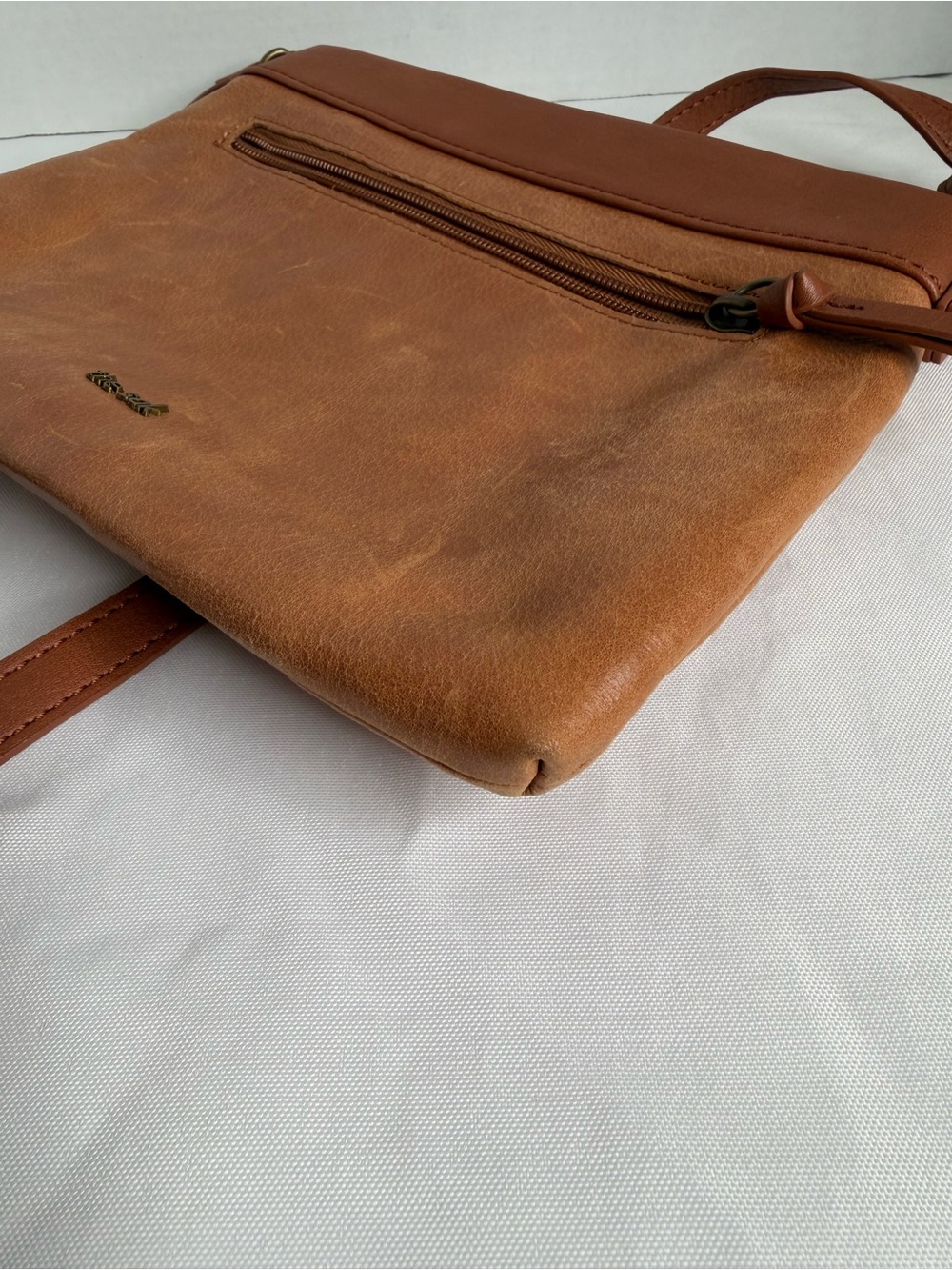 The Sak Sanibel Leather Crossbody Bag - Picture 6 of 8